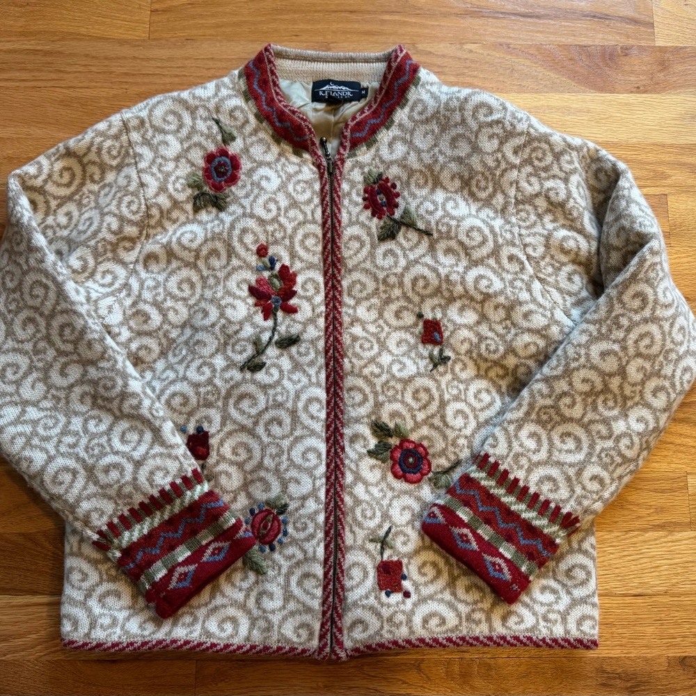 Women’s Icelandic Lined Sweater with zipper